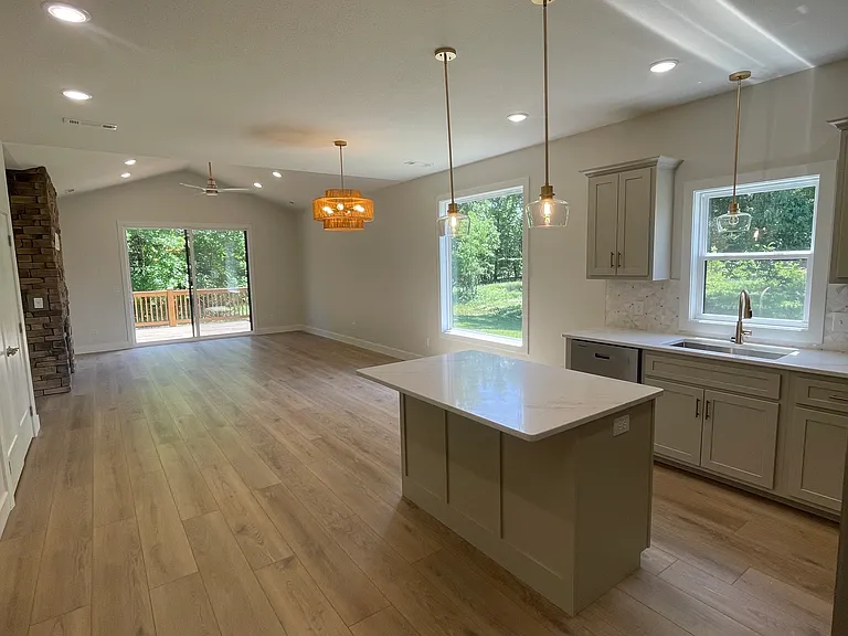 269 Berkshire Dr — Photo 2