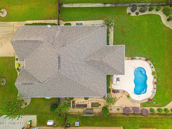 2nd image of 10450 Autumn Dr
