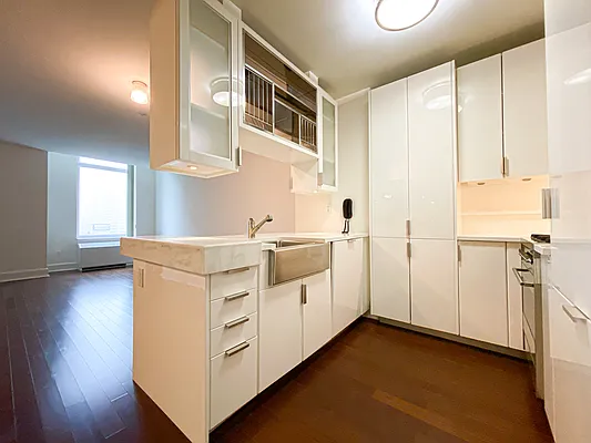 Rented by Sidewalk Realty LLC | media 19