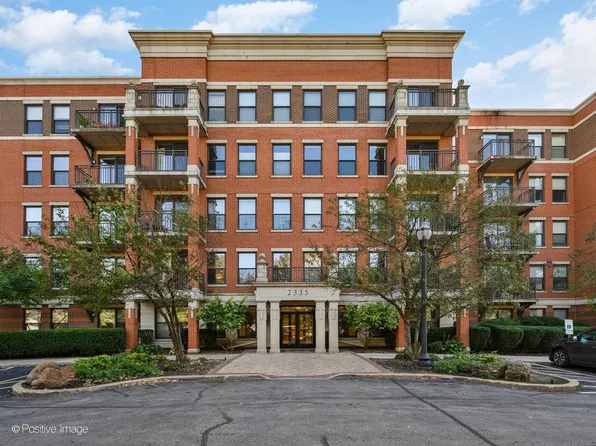 2335 W Belle Plaine Ave APT 209, Chicago, IL 60618
