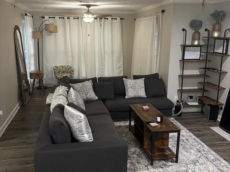 607 Mill Pond Dr SE — Photo 11