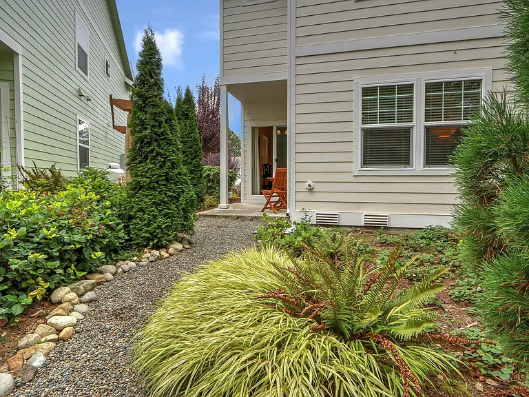 10595 NE Kingston Meadows Cir — Photo 14
