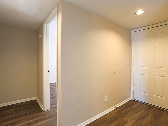 3rd image of 2847 N 46th Ave APT 7