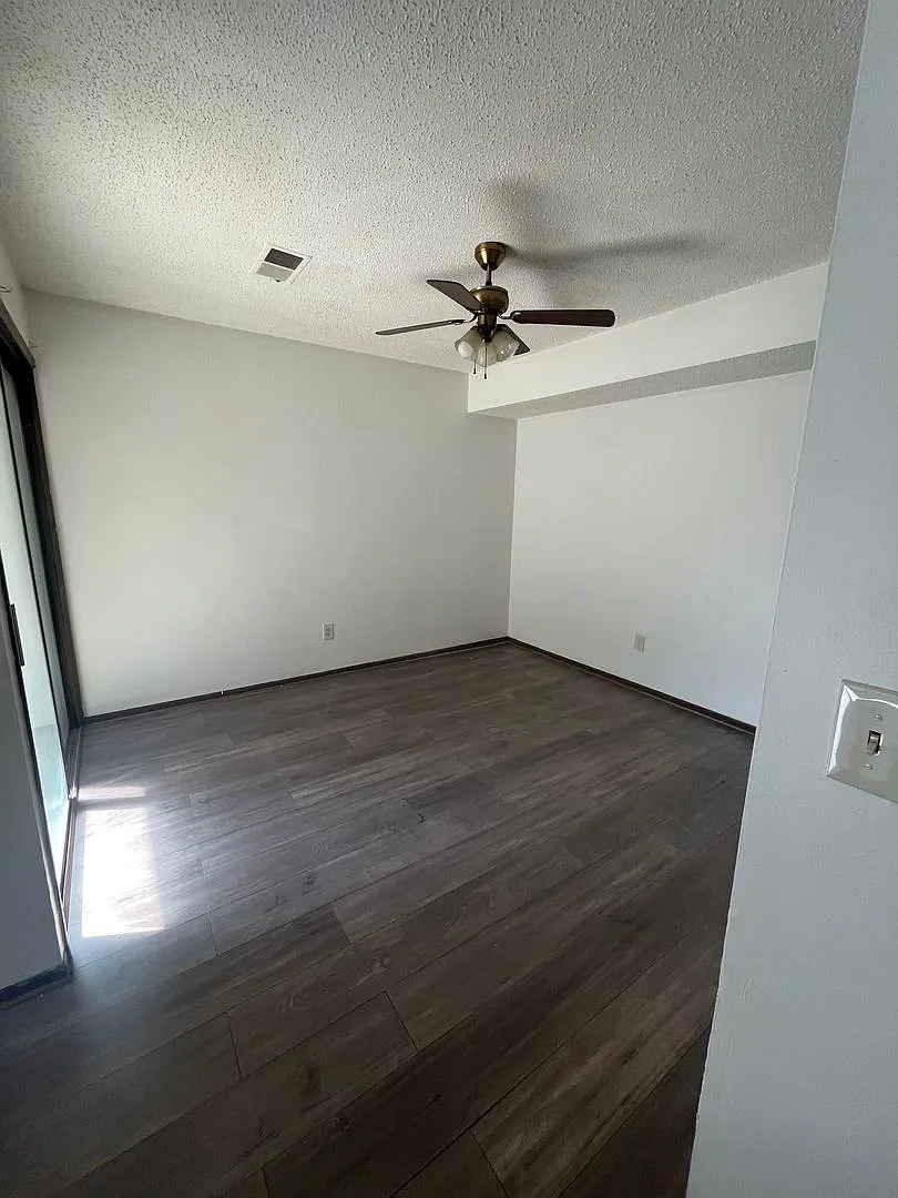 King Road Apartments — Photo 3