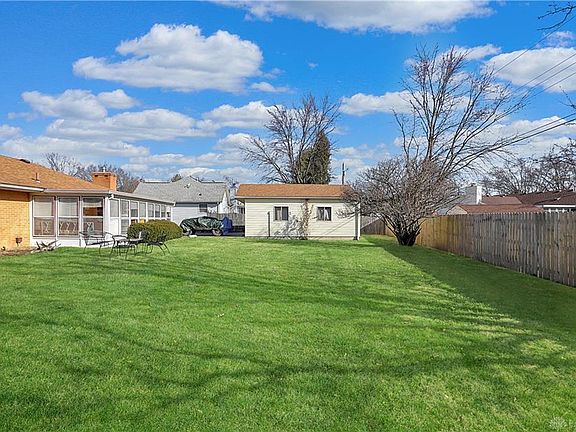 2nd image of 855 Louise Dr