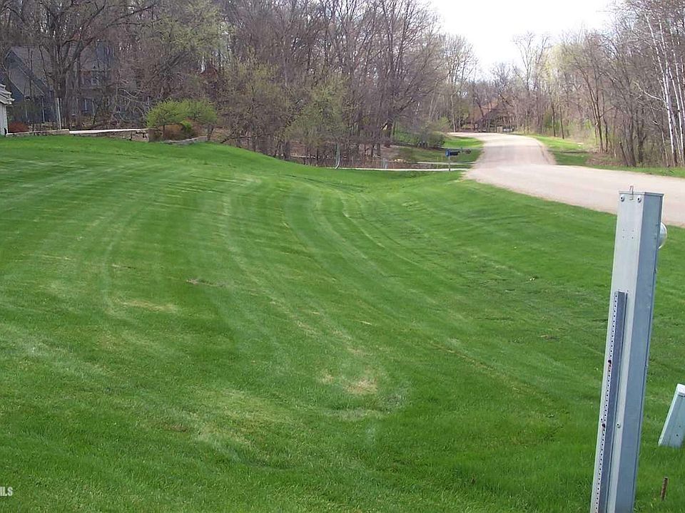 1st image of 36 Longwood Dr