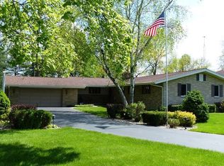 44129 Carla Dr, Paw Paw, MI 49079