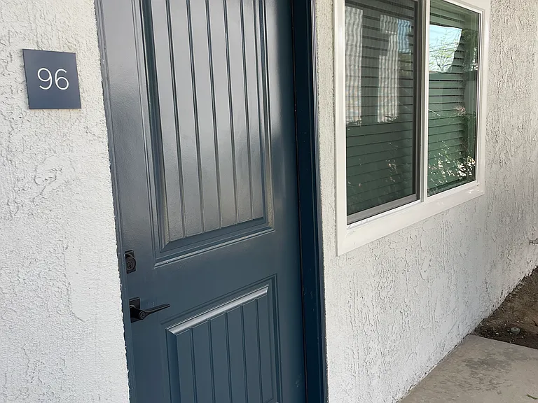 1221 E Beechwood St #4B — Photo 1