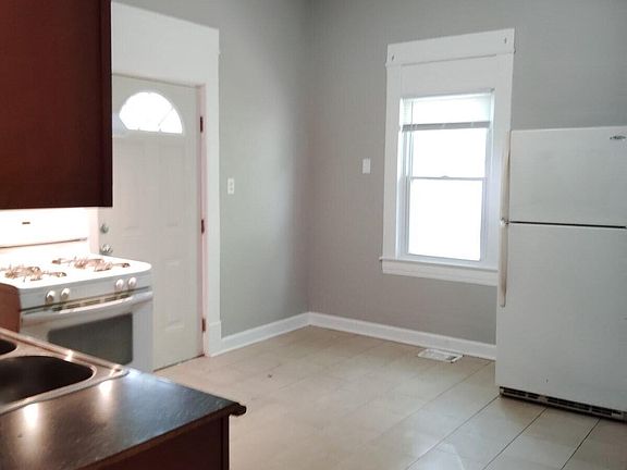 5th image of 608 S 41st St
