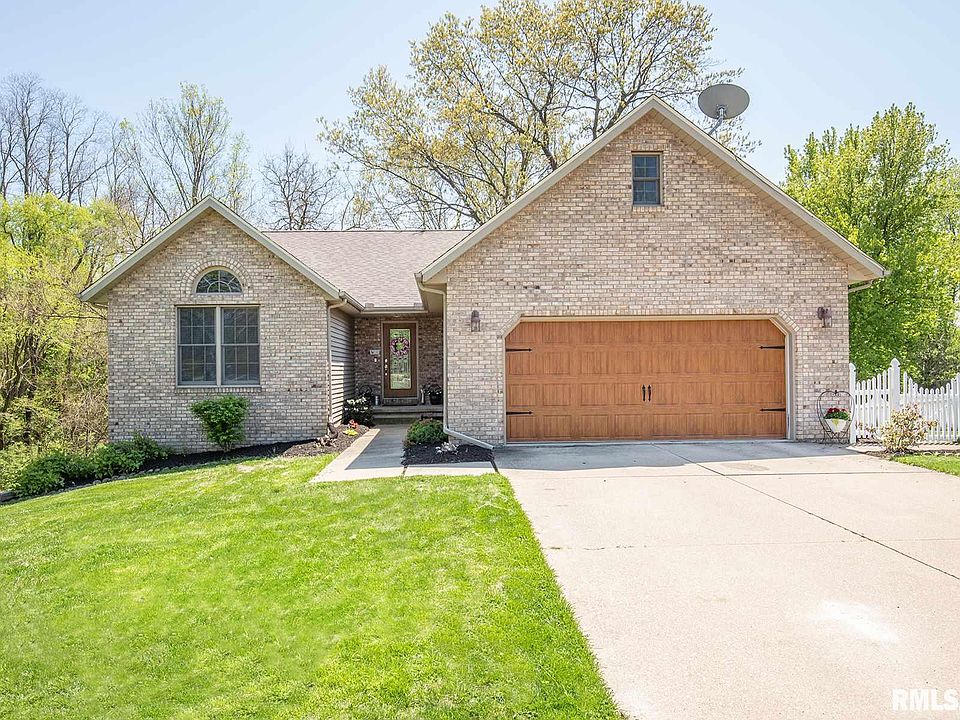 1st image of 402 Pearsall Dr