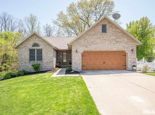 402 Pearsall Dr, Port Byron, IL 61275