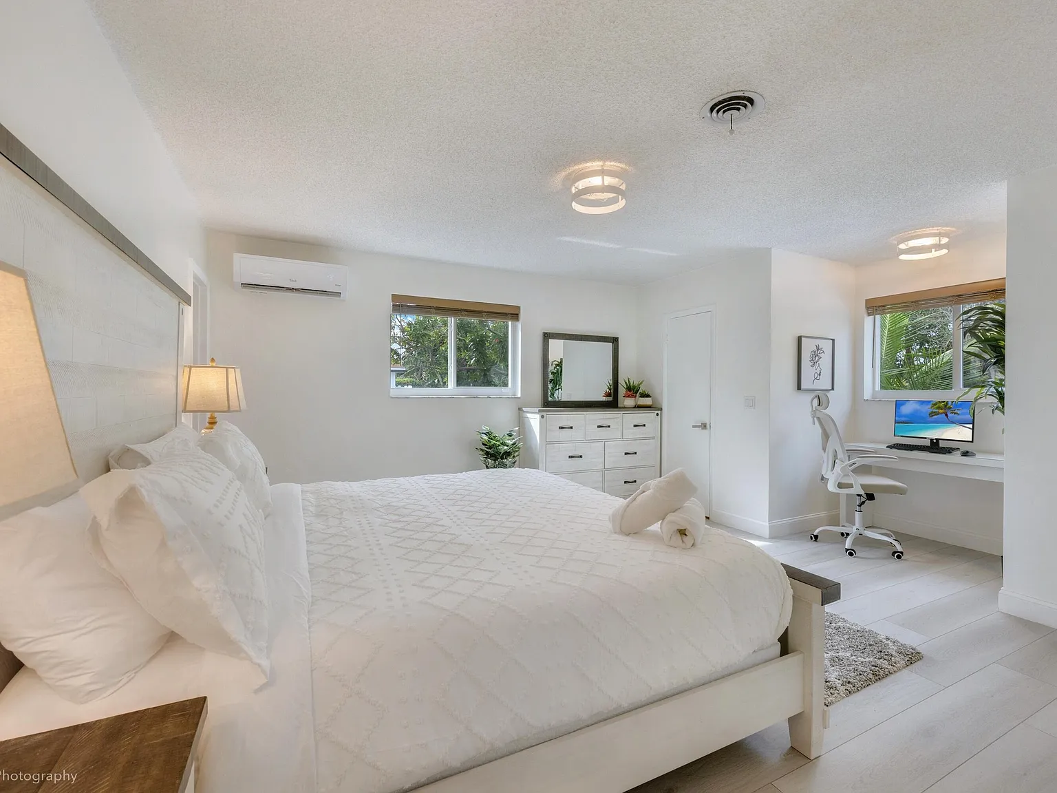 3 bed, 2.0 bath, 1876 sqft, $4,990 — Photo 4