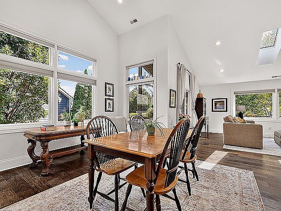 4th image of 2075 Kerns Ct
