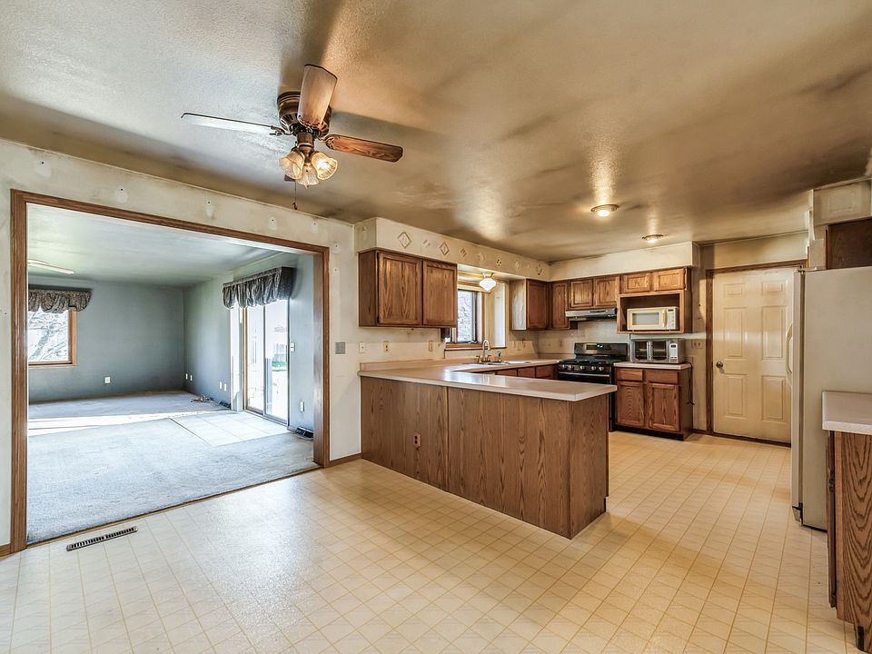 9702 Woods Ln, Hebron, IL 60034 MLS 11893690 Zillow