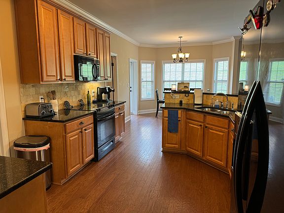 5th image of 2203 Rosebrooke Dr SW