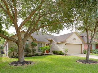 411 Chickory Wood Ct, Pearland, TX 77584