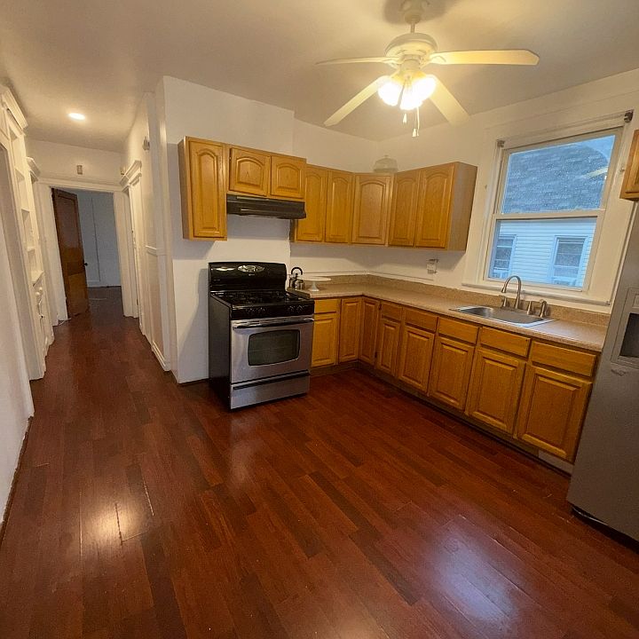 1st image of 176-178 Lincoln Pl #2