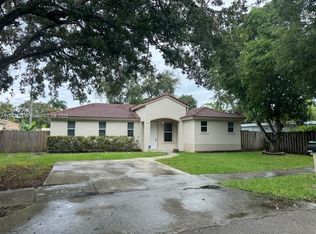 21733 Ingraham Ave, Miami, FL 33190