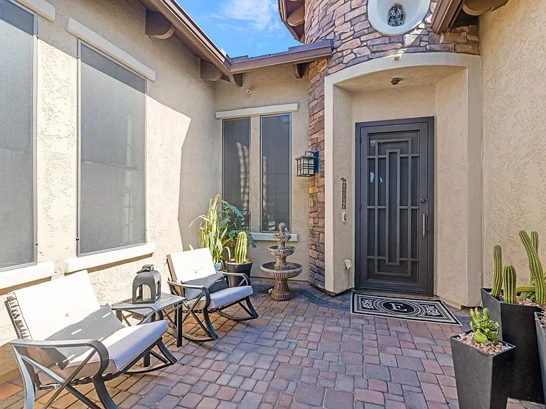 2352 N Estates Cir — Photo 3