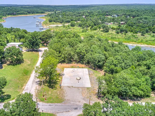 24 Hickory Ln, Sand Springs, OK 74063