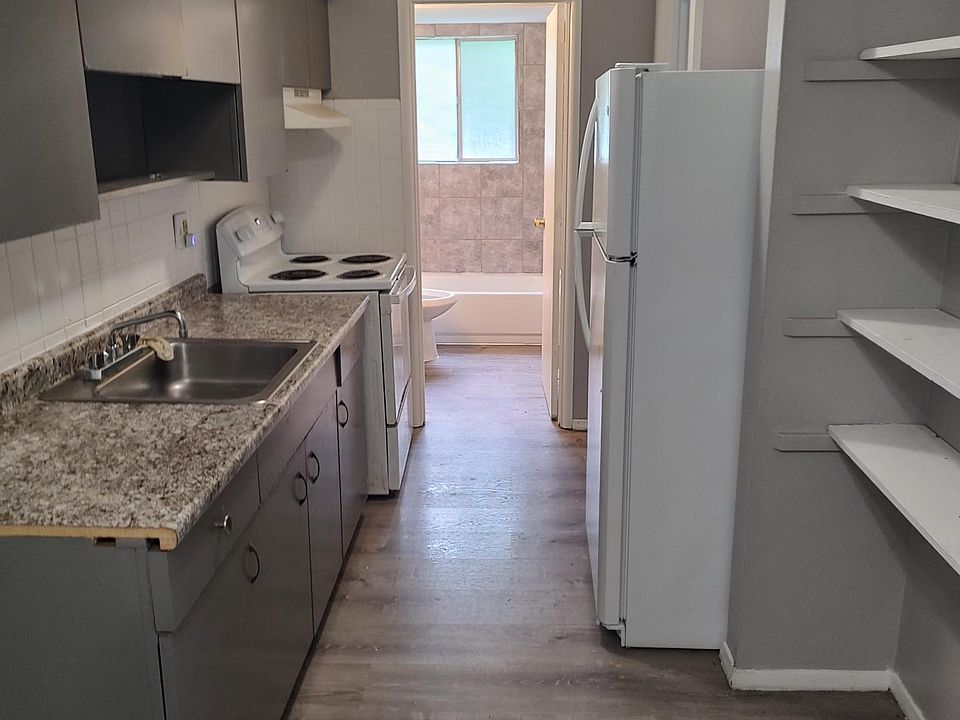 2nd image of 10060 Toelle Ln APT B
