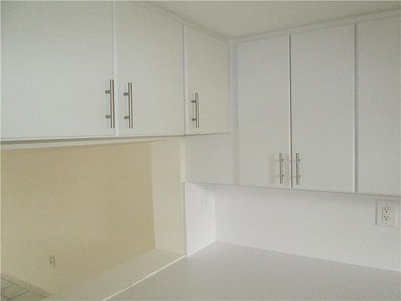 4th image of 8359 SW 137th Ave #8359