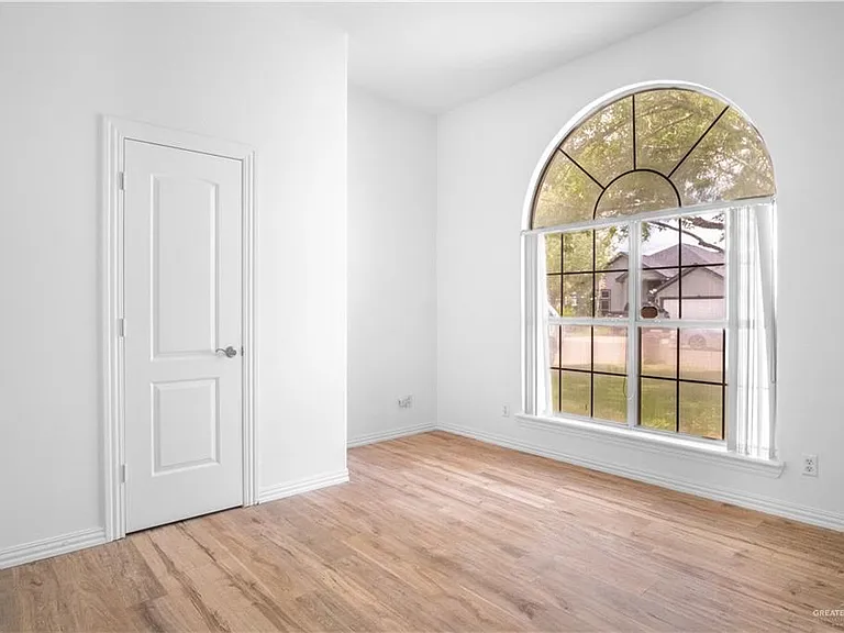 3316 Zoe Ave — Photo 14
