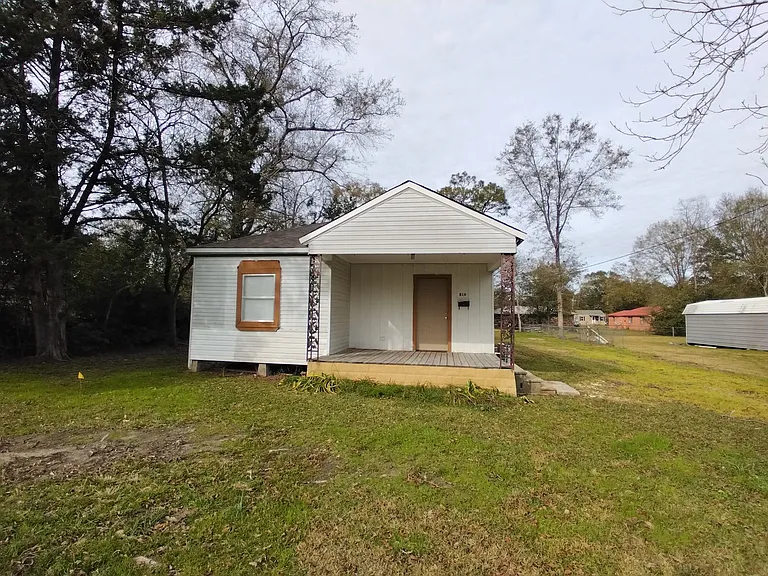 816 Bilbo St — Photo 1