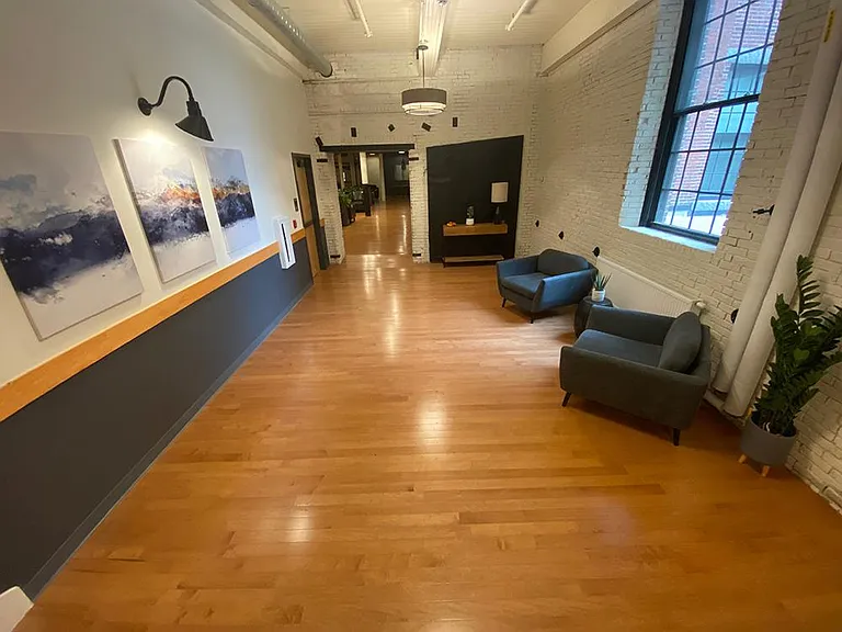 Lincoln Lofts — Photo 21