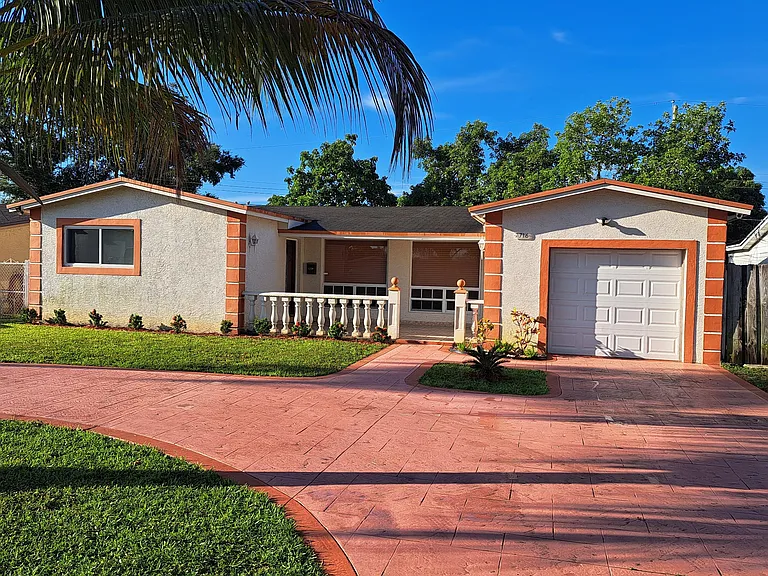 7716 Alhambra Blvd — Photo 2