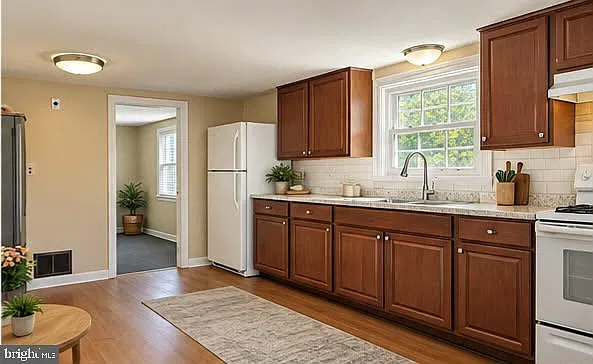 1 bed, 1.0 bath, 900 sqft, $1,400 — Photo 3