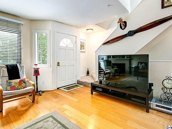 3rd image of 2930 Montrose Ave APT 119