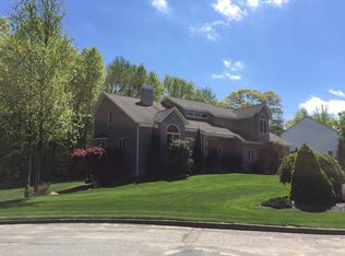 15 Dove Ct, Cranston, RI 02921