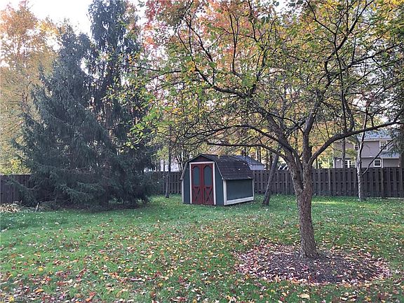 3rd image of 3660 Meadow Gtwy