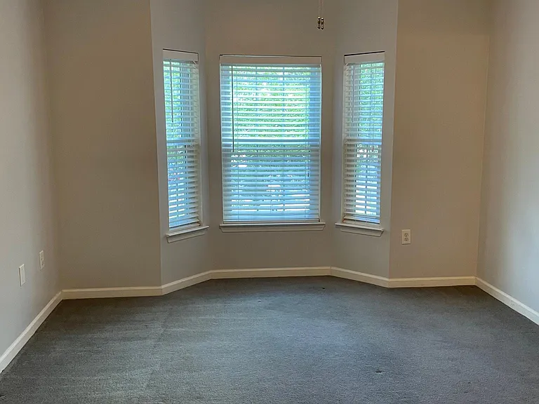 12824 Madison Pointe Cir #201 — Photo 32