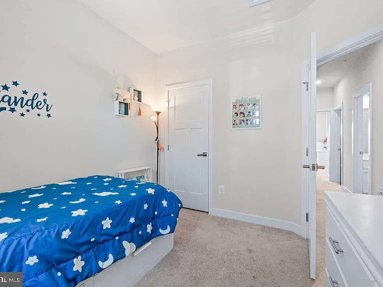 6247 Islington St — Photo 29
