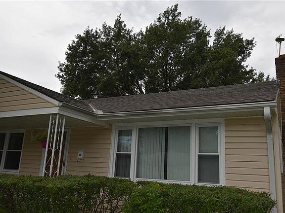 BRAND NEW ROOF SEPT 10, 2019!  COMPLETE TEAR OFF-NEW EVERYTHING!  NEW SHEATHING, NEW VENTS, NEW TAR PAPER AND NEW 30 YEAR HIGH QUALILTY LAMINATE COMPOSITION SHINGLES!