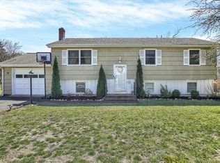 46 Caldwell Dr, New Milford, CT 06776