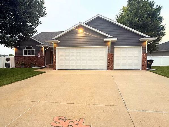 904 Clairmont Cir