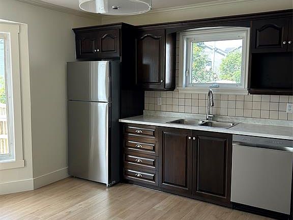 4th image of 63 Frontenac Avenue