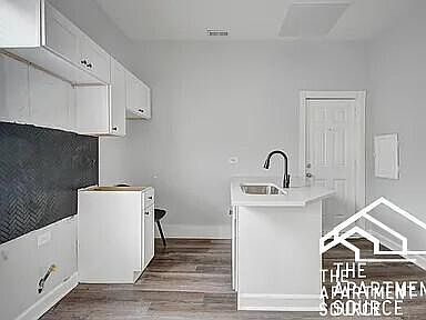 5th image of 959 N Wolcott Ave #2W