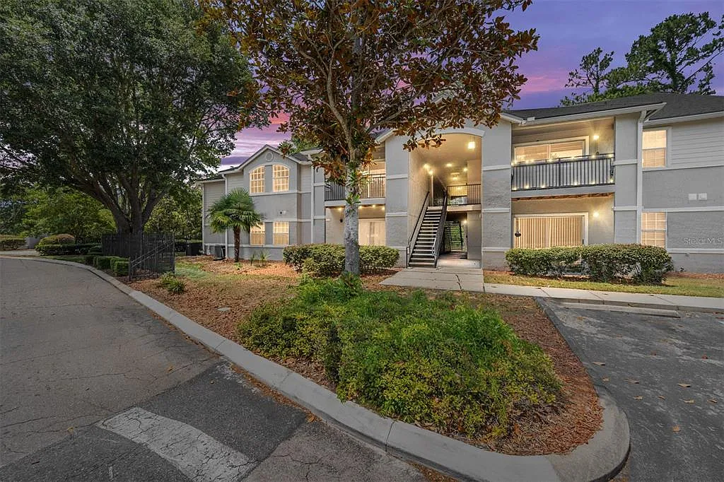 3 bed, 3.0 bath, 1198 sqft, $1,600 — Photo 1