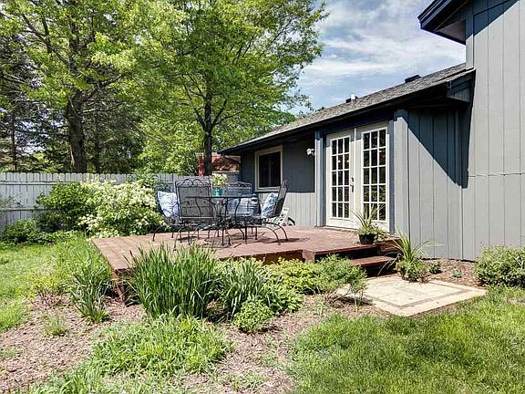 3rd image of 10321 Baederwood Dr