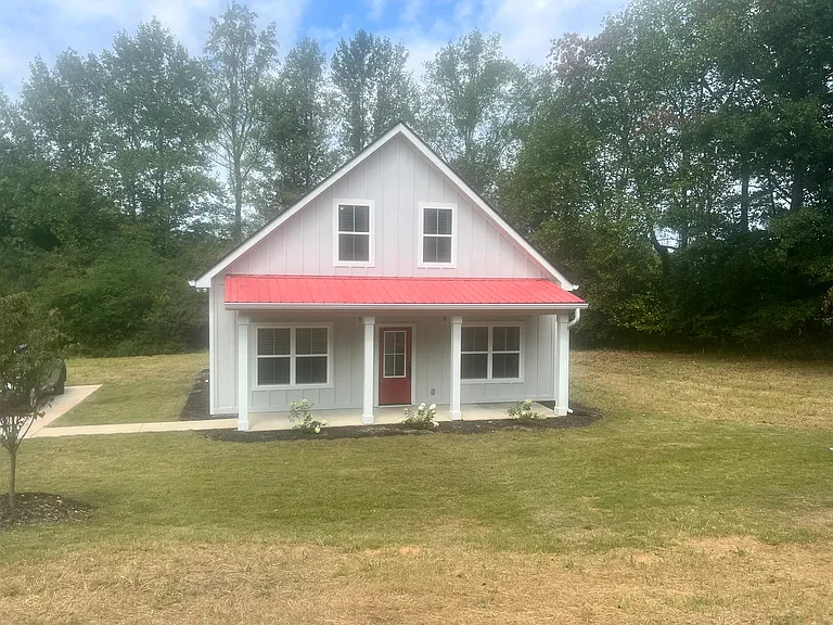 2100 Airport Rd — Photo 1