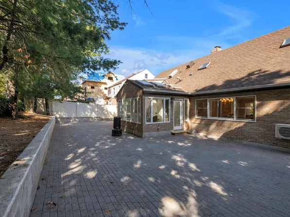 219-44 Peck Avenue image 30 of 32