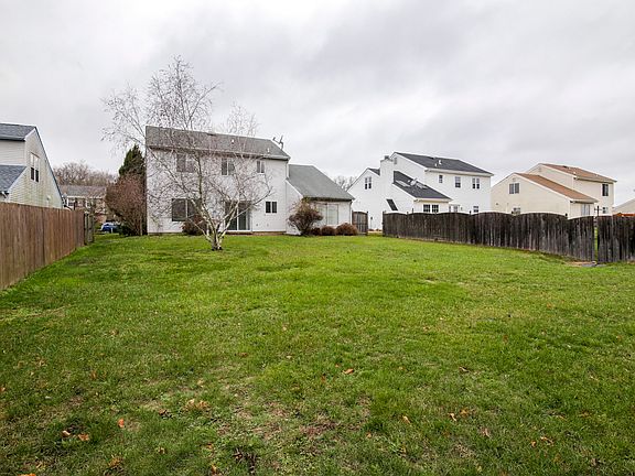 5th image of 110 Milano Dr