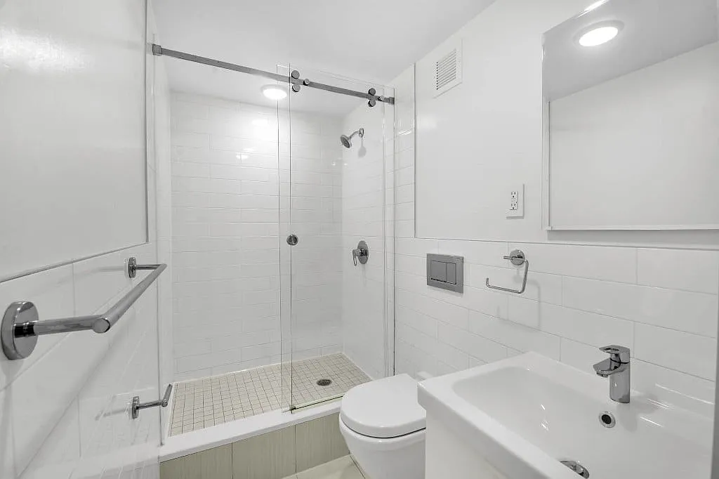 220 East 22nd Street — Photo 3