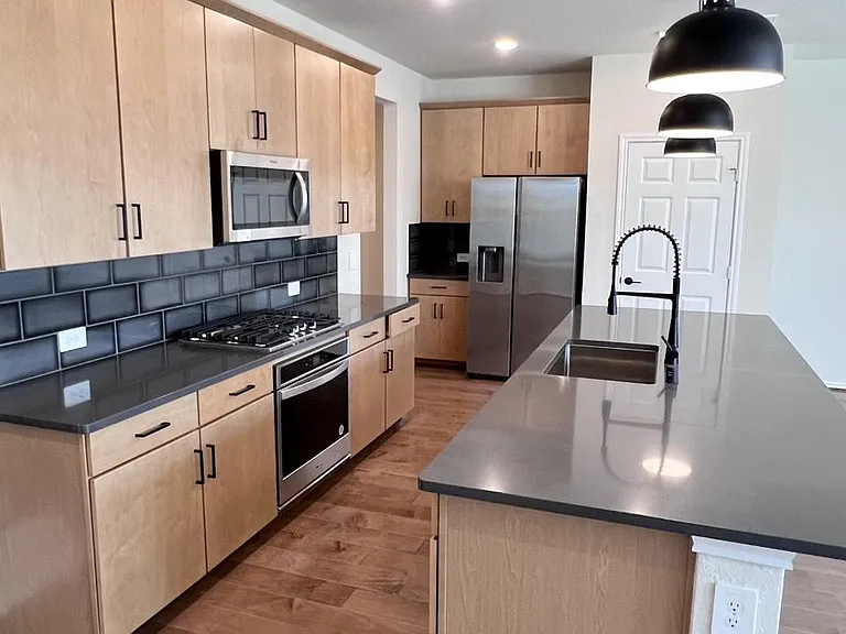 10408 Marston Vineyard Dr — Photo 2