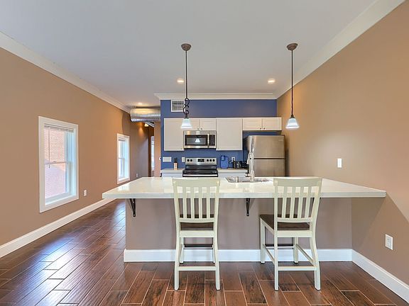 2nd image of 254 North St #264