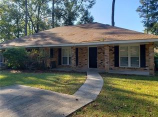 300 Live Oak Blvd #B, Mandeville, LA 70471